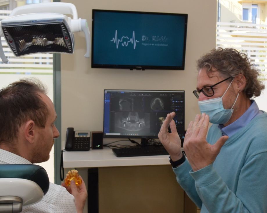 We are committed to quality, using only premium dental implants, including the Neodent Zircon implant first introduced in Hungary at our Budapes Dental clinic.